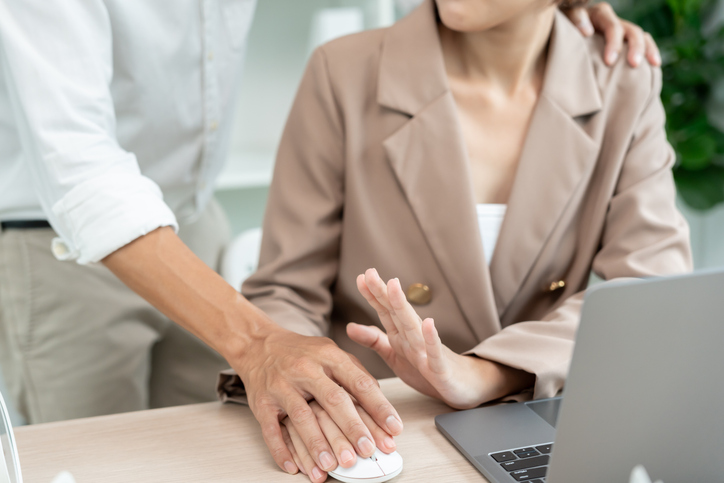 Niet integer gedrag op kantoor.